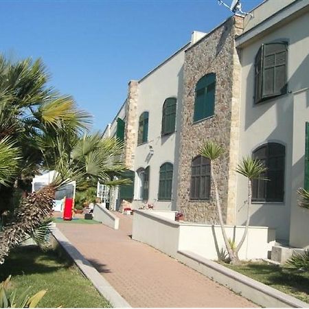 Albergo Ristorante Lucciola ซานตาสเตฟาโน อัล มาเร ภายนอก รูปภาพ