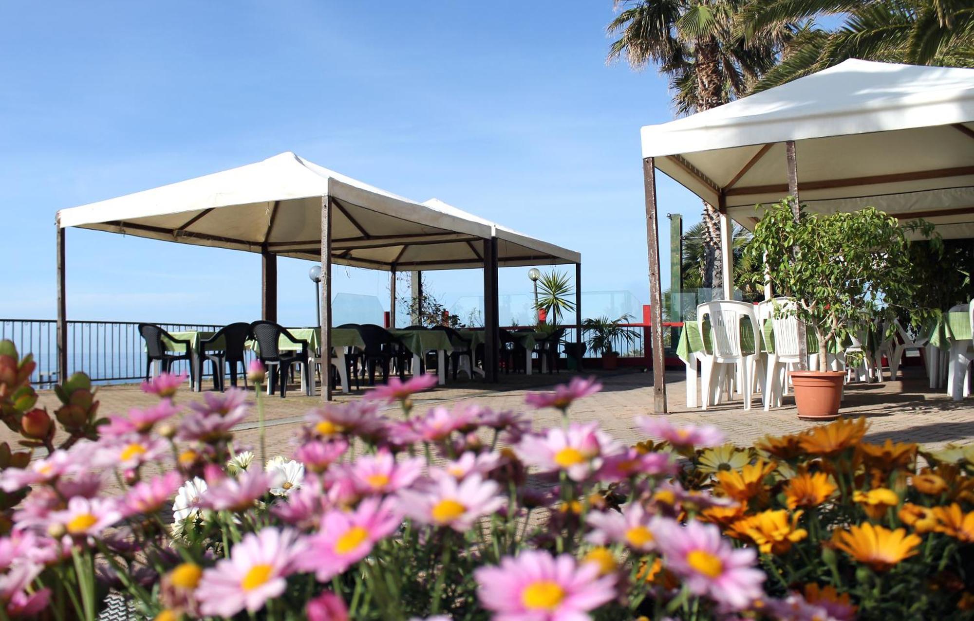 Albergo Ristorante Lucciola ซานตาสเตฟาโน อัล มาเร ภายนอก รูปภาพ