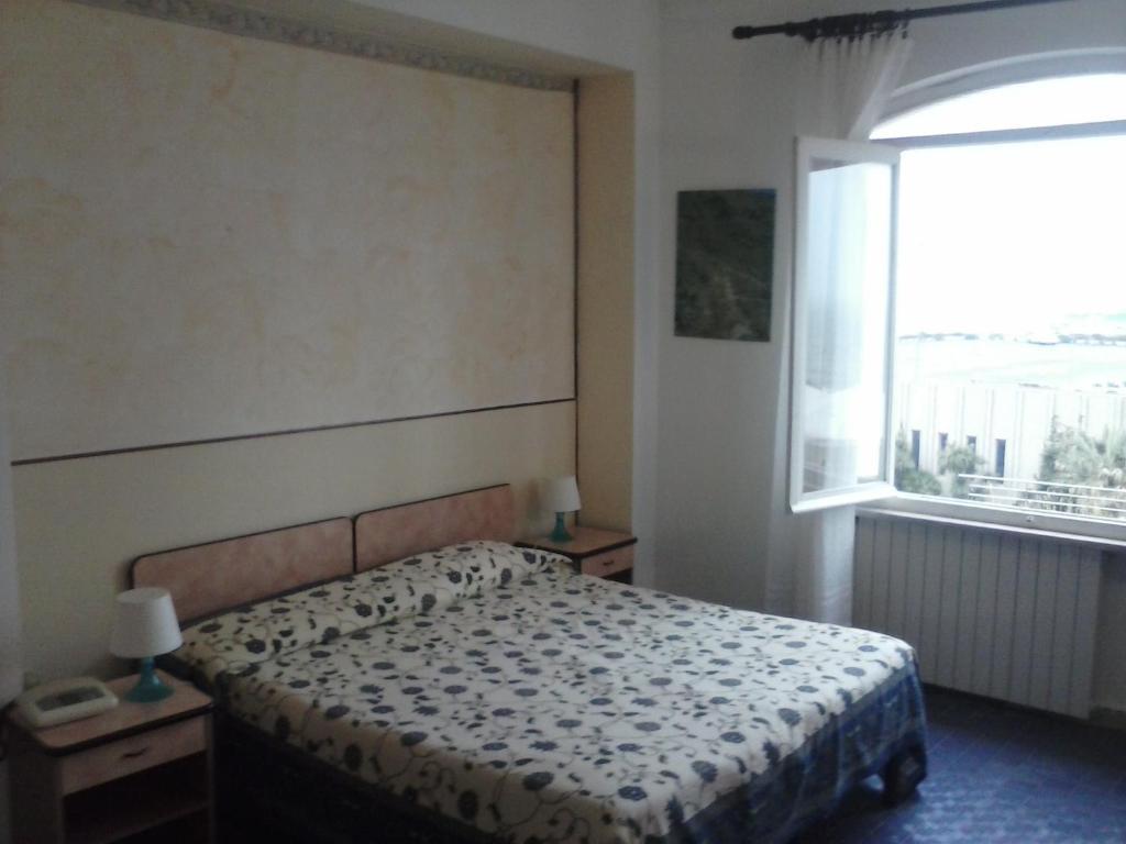 Albergo Ristorante Lucciola ซานตาสเตฟาโน อัล มาเร ภายนอก รูปภาพ