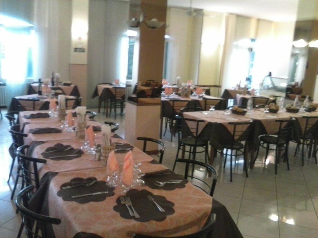 Albergo Ristorante Lucciola ซานตาสเตฟาโน อัล มาเร ภายนอก รูปภาพ